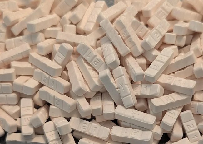 y21 white pill xanax